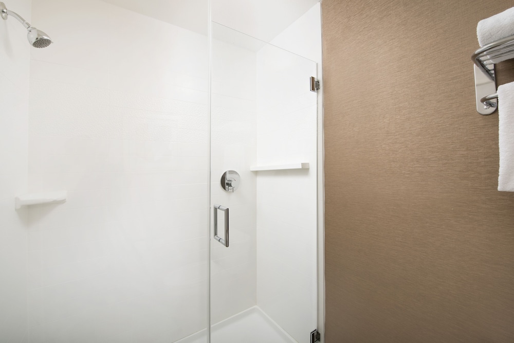 fairfield inn and suites by marriott albuquerque airport