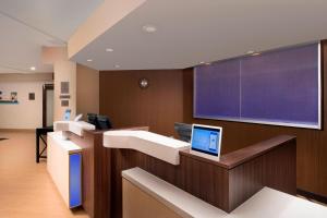 fairfield inn and suites by marriott albuquerque airport