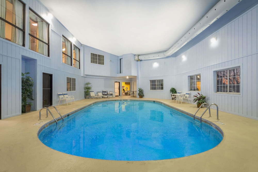 Baymont By Wyndham Greensburg,Decatur County>>Decatur,2.5 star