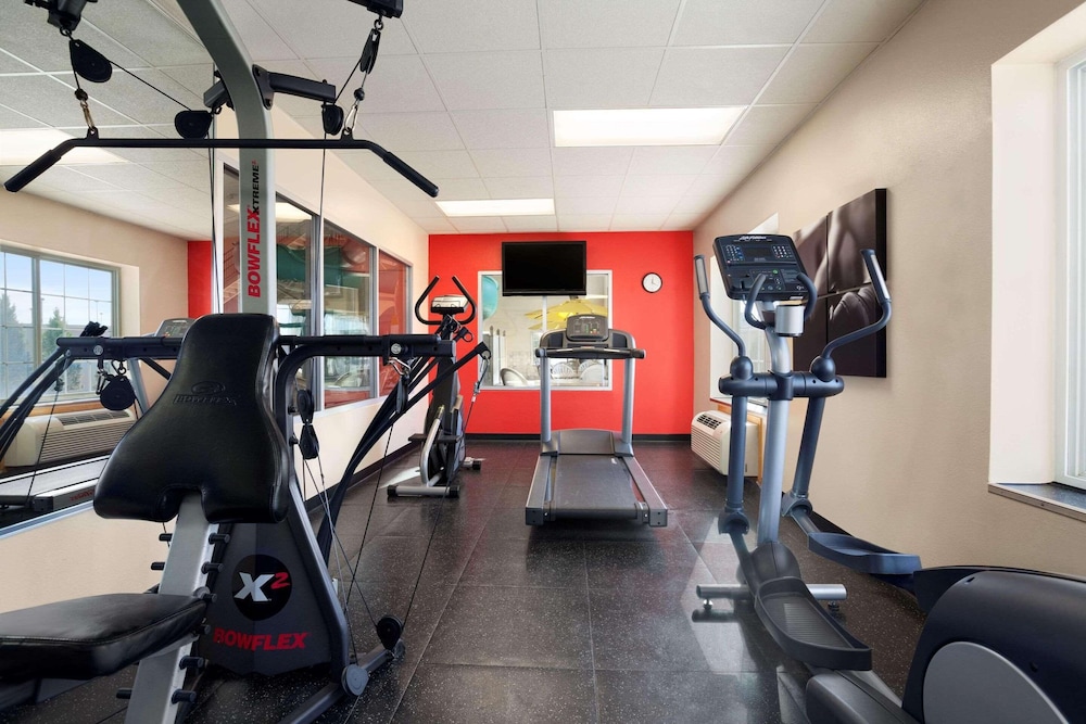 country inn and suites by radisson bismarck waterpark