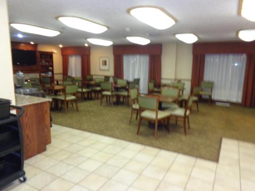 country inn and suites by radisson bismarck waterpark