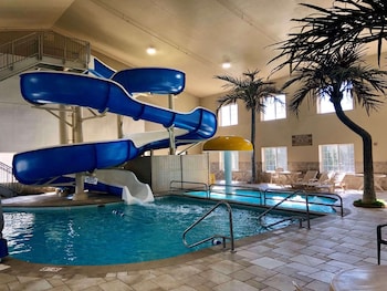 Country Inn & Suites By Radisson Bismarck Waterpark,North Dakota>>Bismarck,3 star