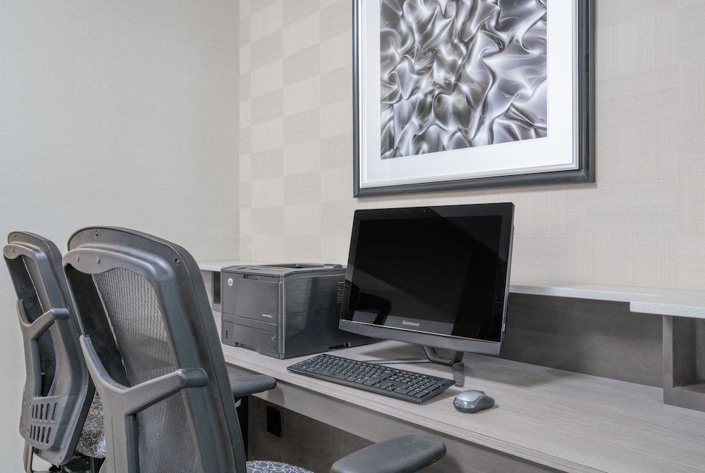 holiday inn express and suites ames by ihg