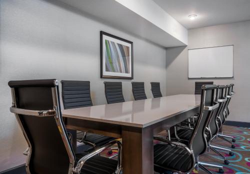 holiday inn express and suites ames by ihg