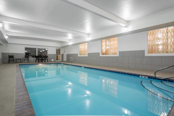 holiday inn express and suites ames by ihg
