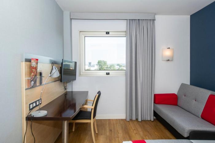 holiday inn express barcelona montmelo by ihg