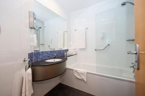 holiday inn express barcelona montmelo by ihg