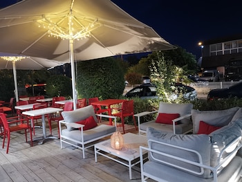B&B Hotel Bordeaux Mrignac Aeroport 3 Etoiles,Bordeaux Airport>>Bordeaux,3 star
