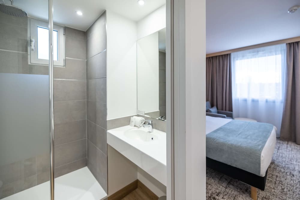 sure hotel by best western bordeaux lac