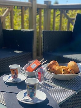 sure hotel by best western bordeaux lac