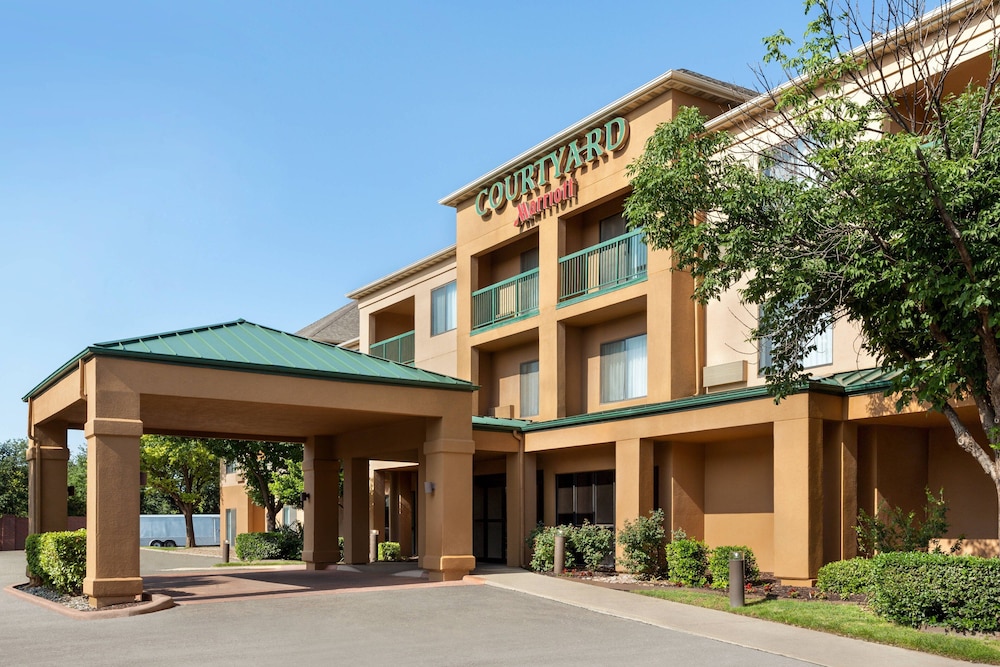 courtyard by marriott lubbock