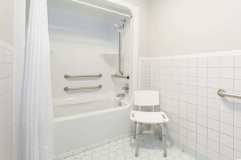 days inn by wyndham valdosta i 75