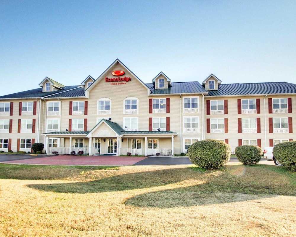econo lodge and suites