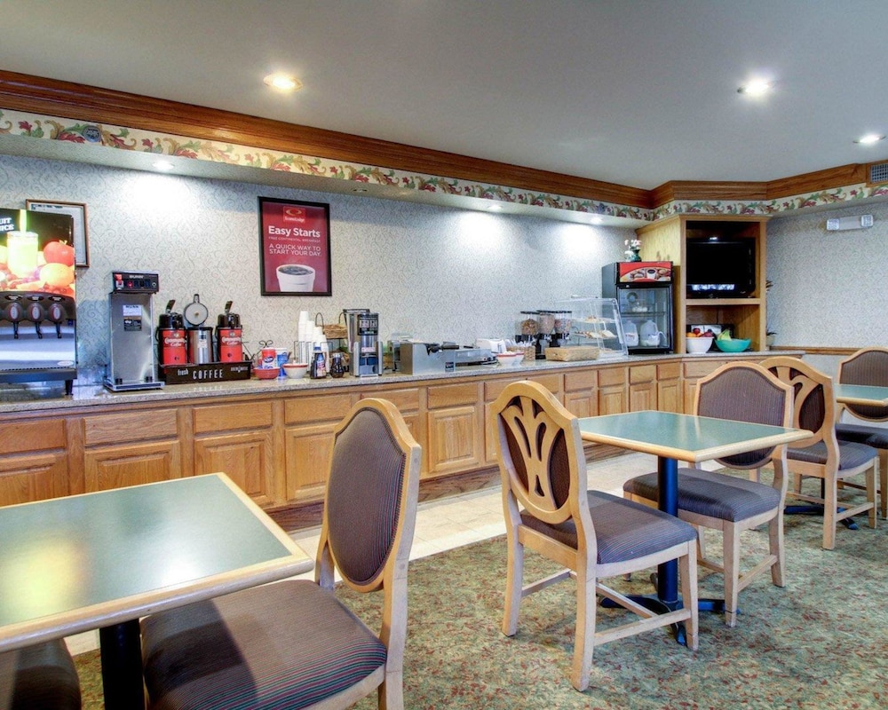 econo lodge and suites