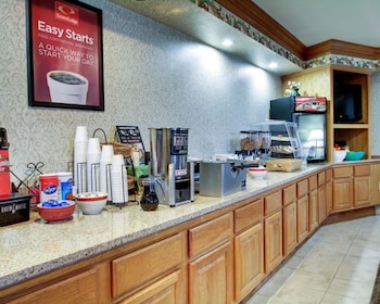 econo lodge and suites