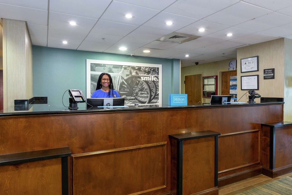 hampton inn winston salem hanes mall