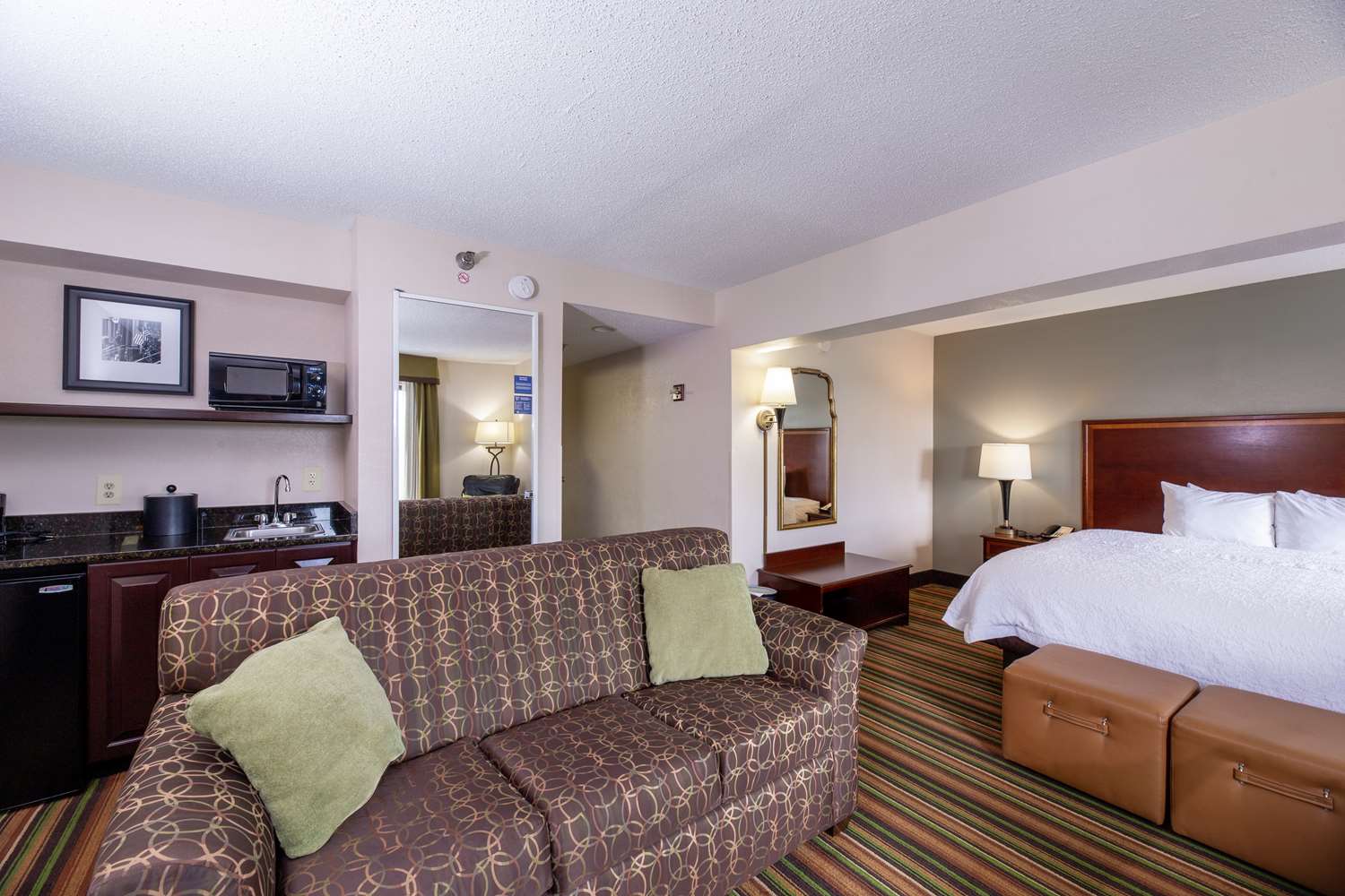 hampton inn winston salem hanes mall