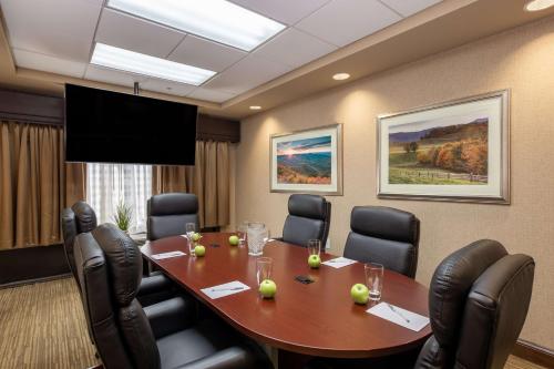 hampton inn winston salem hanes mall