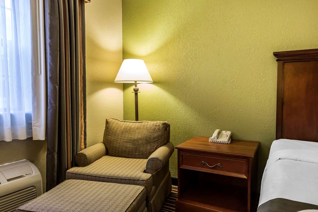 quality inn and suites columbia i 70