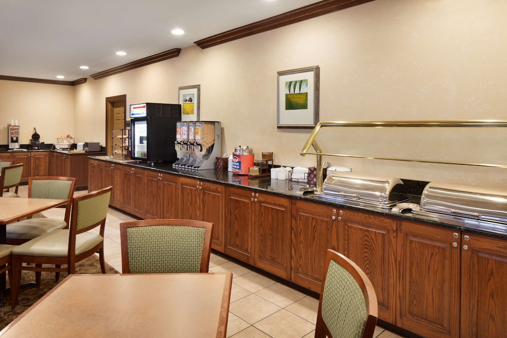 country inn and suites by radisson champaign north il