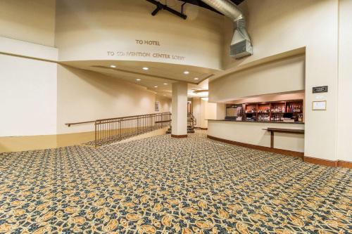 clarion hotel convention center