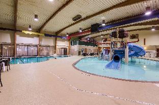Clarion Hotel Convention Center,Near North Dakota State Fairgrounds,3 star