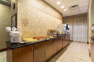 Clarion Hotel Convention Center,Near North Dakota State Fairgrounds,3 star