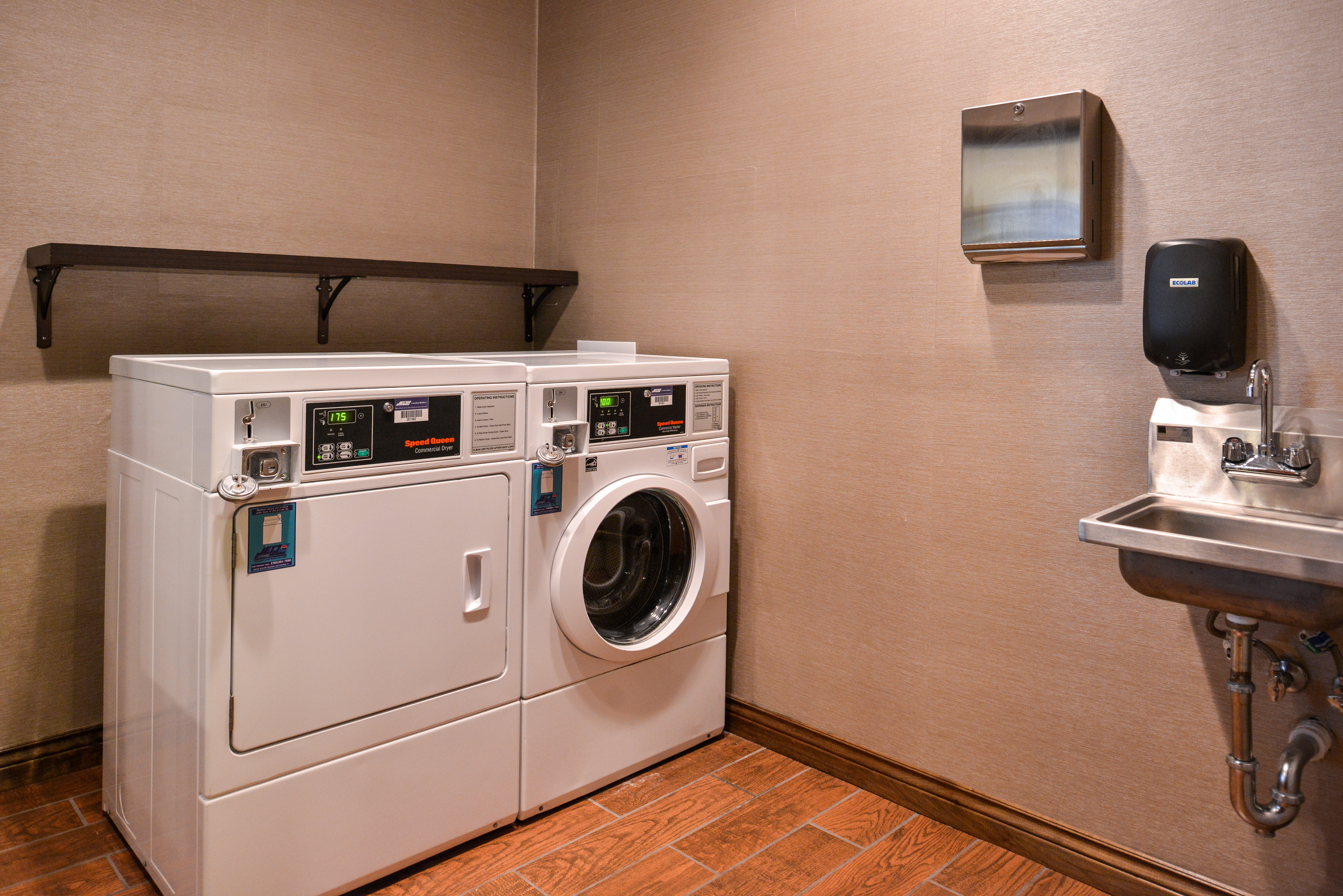holiday inn express hotels and suites topeka west by ihg