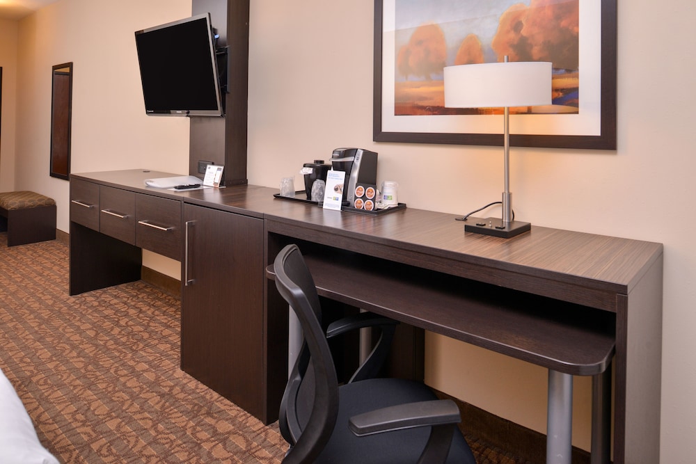 holiday inn express hotels and suites topeka west by ihg