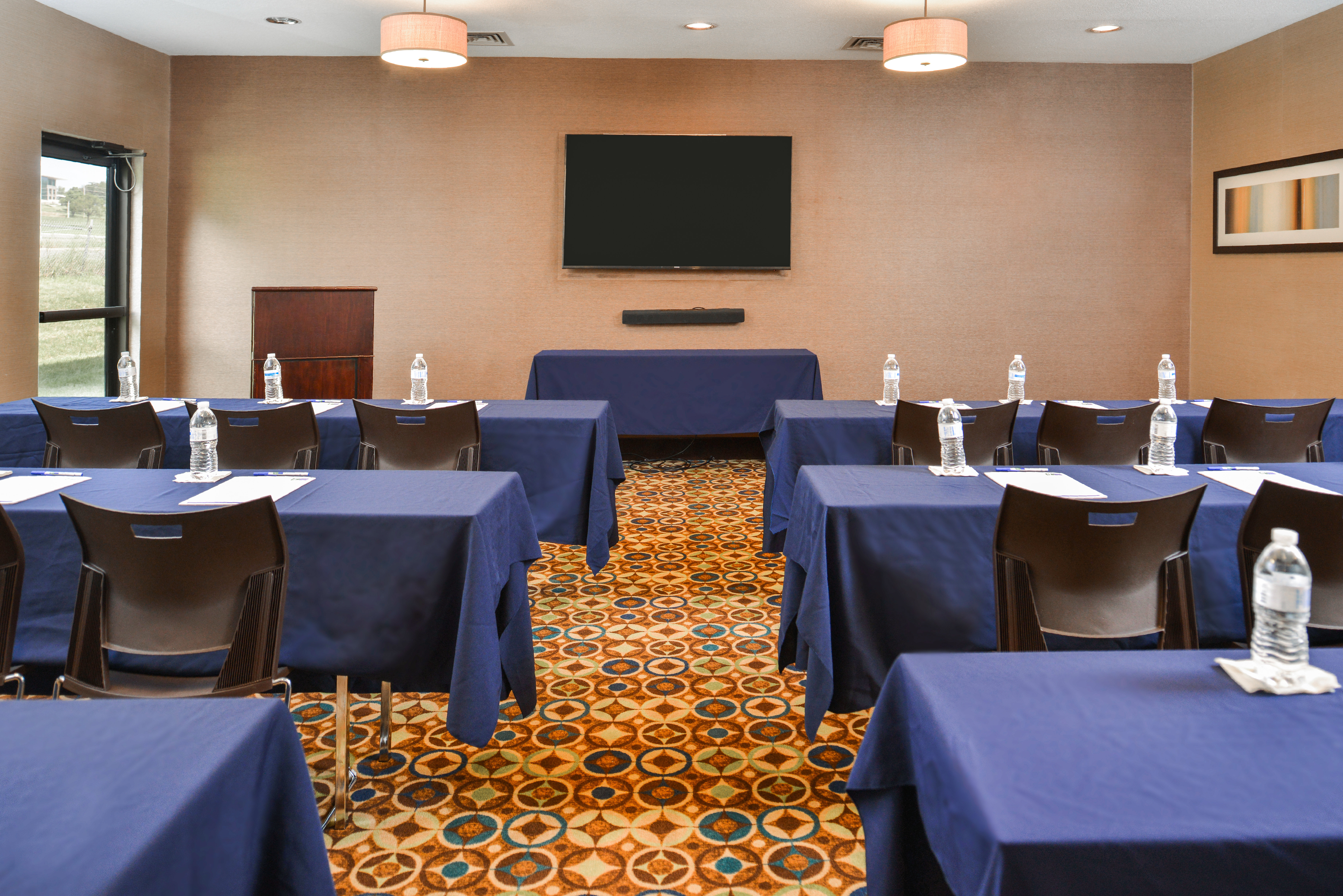 holiday inn express hotels and suites topeka west by ihg
