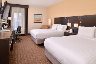 holiday inn express hotels and suites topeka west by ihg