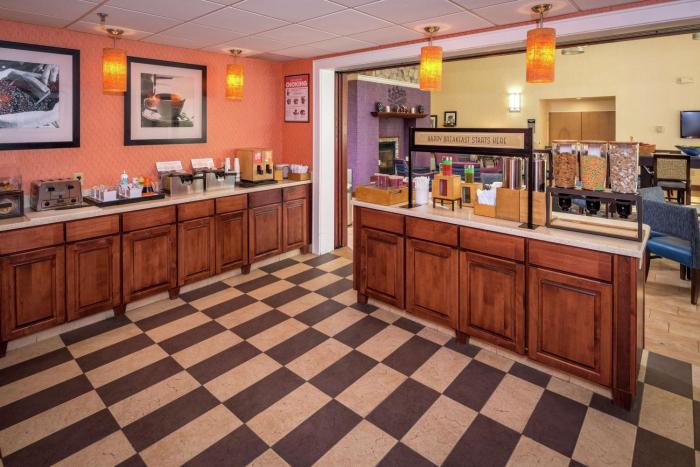 hampton inn and suites binghamton vestal