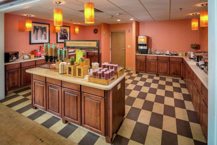 hampton inn and suites binghamton vestal