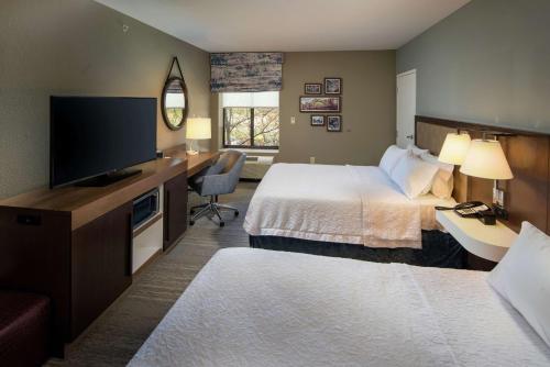 hampton inn and suites binghamton vestal