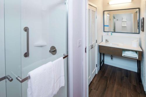 hampton inn and suites binghamton vestal