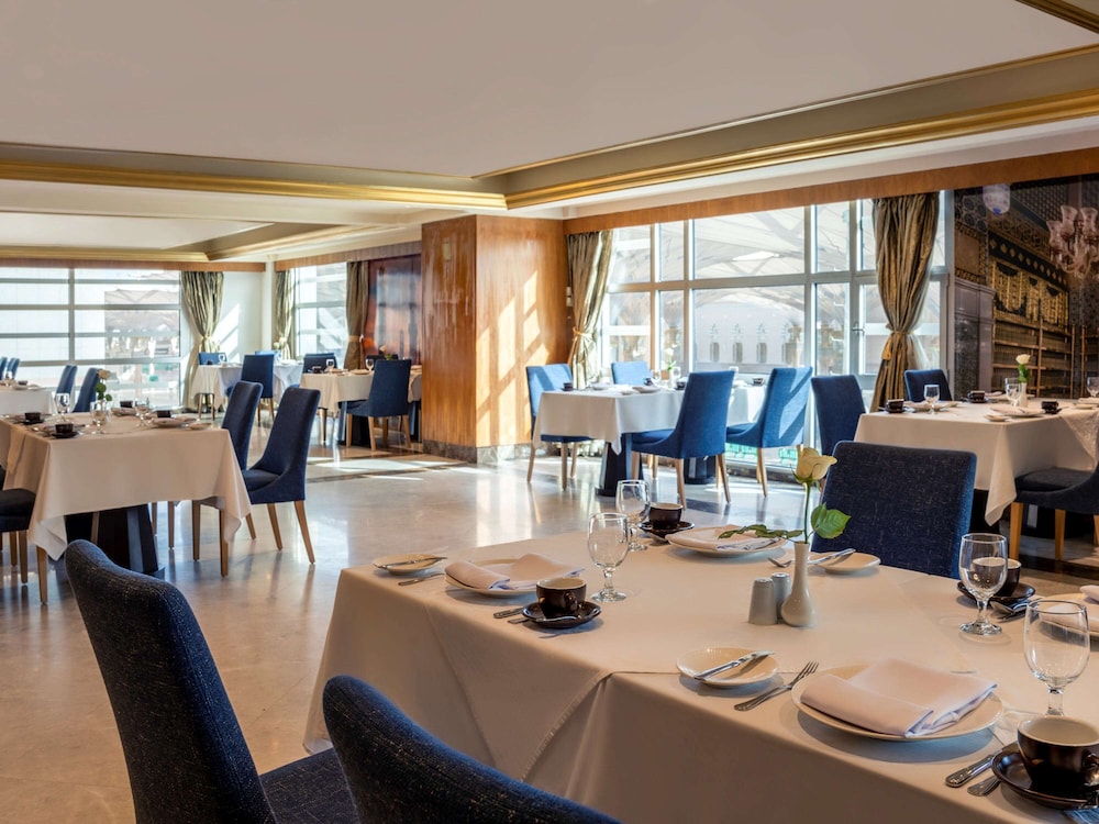 anwar al madinah movenpick hotel