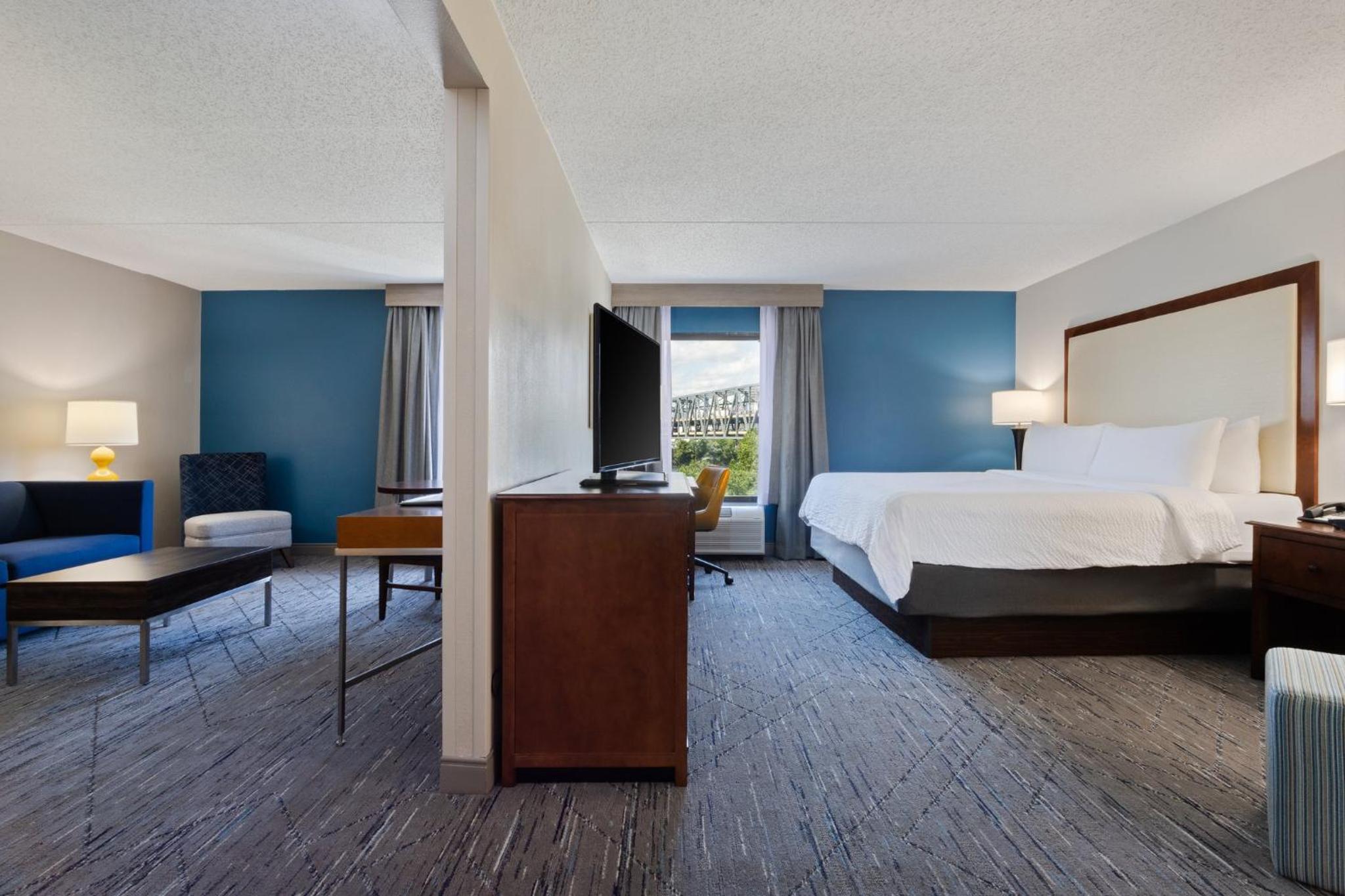 holiday inn express and suites cincinnati riverfront by ihg