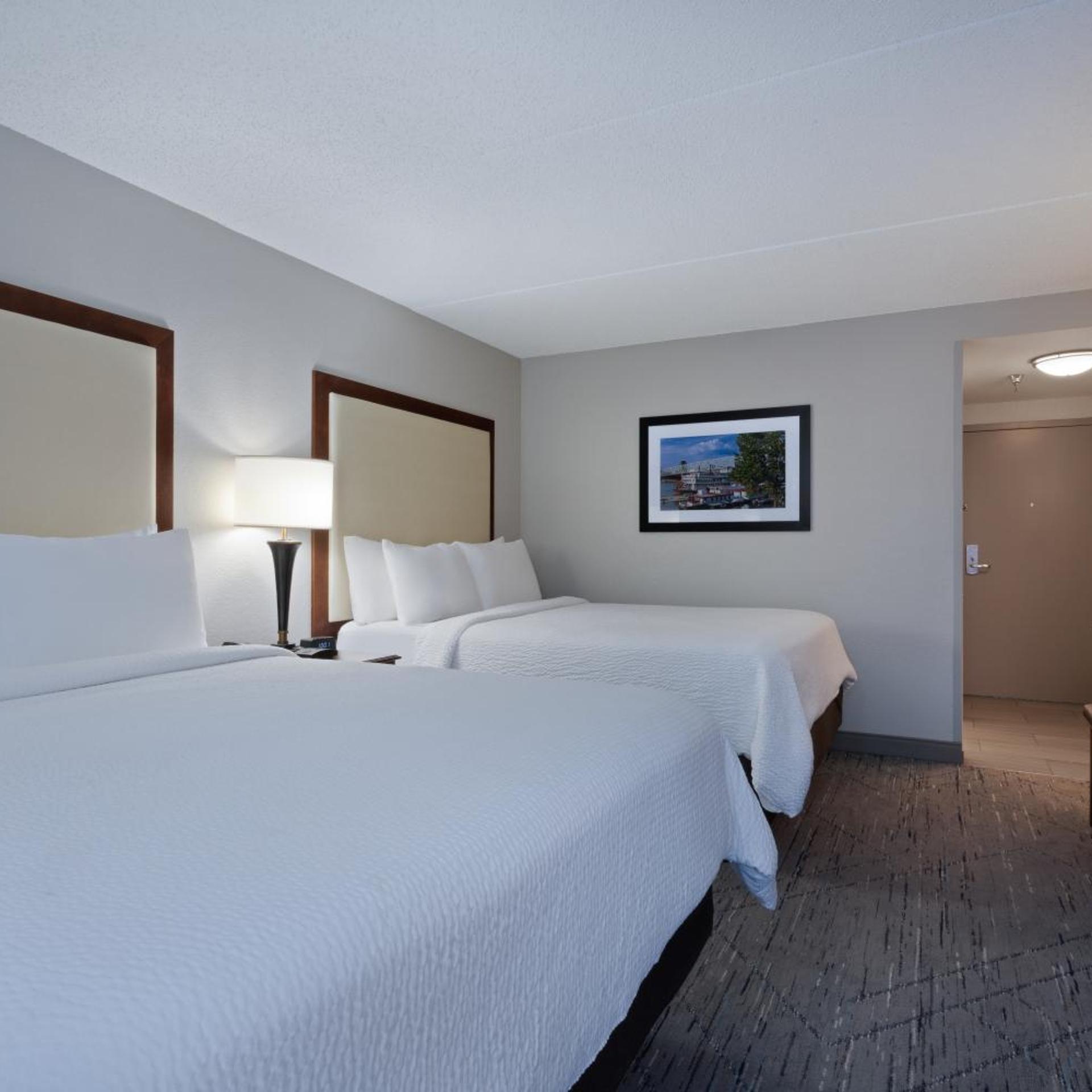 holiday inn express and suites cincinnati riverfront by ihg