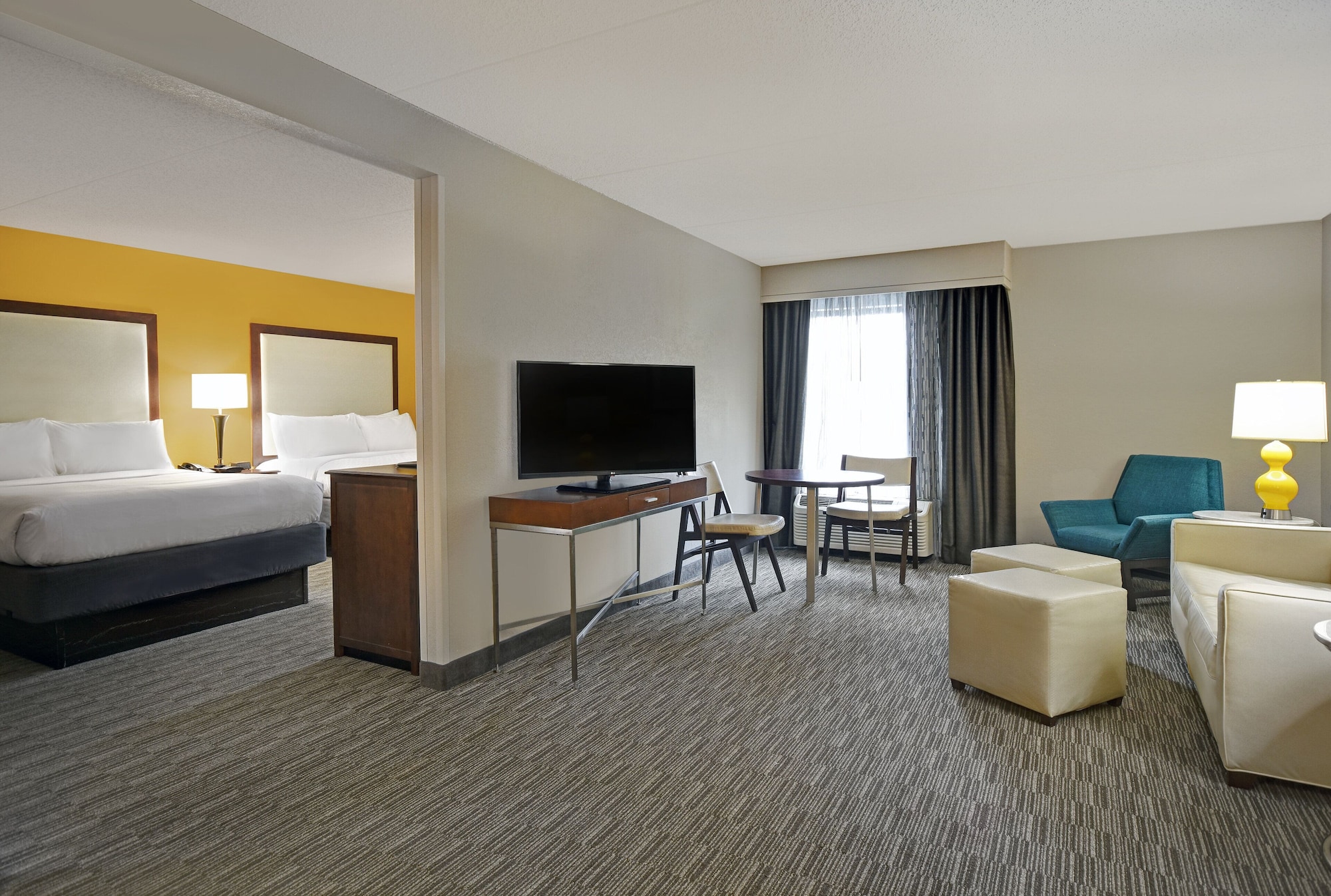 holiday inn express and suites cincinnati riverfront by ihg