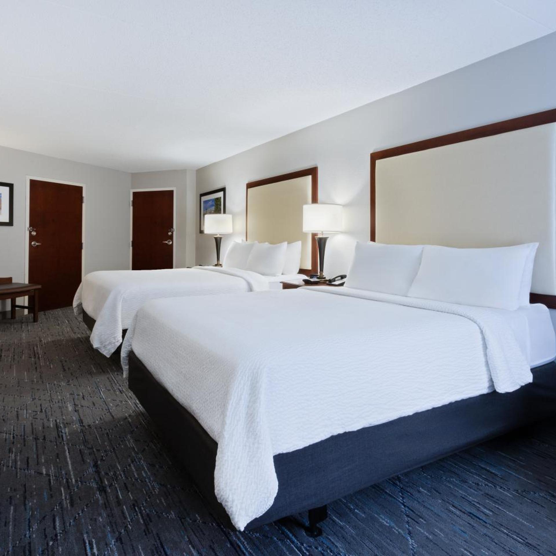 holiday inn express and suites cincinnati riverfront by ihg