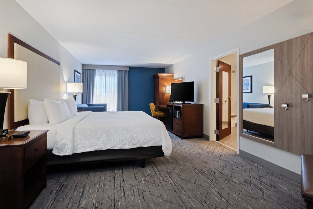 holiday inn express and suites cincinnati riverfront by ihg