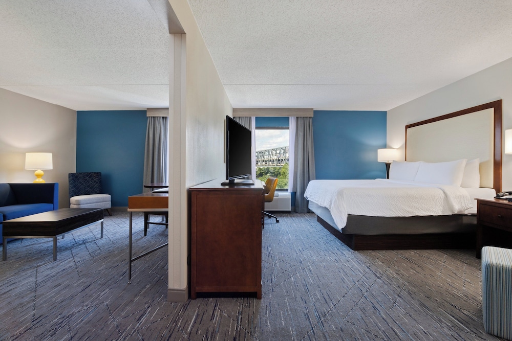 holiday inn express and suites cincinnati riverfront by ihg