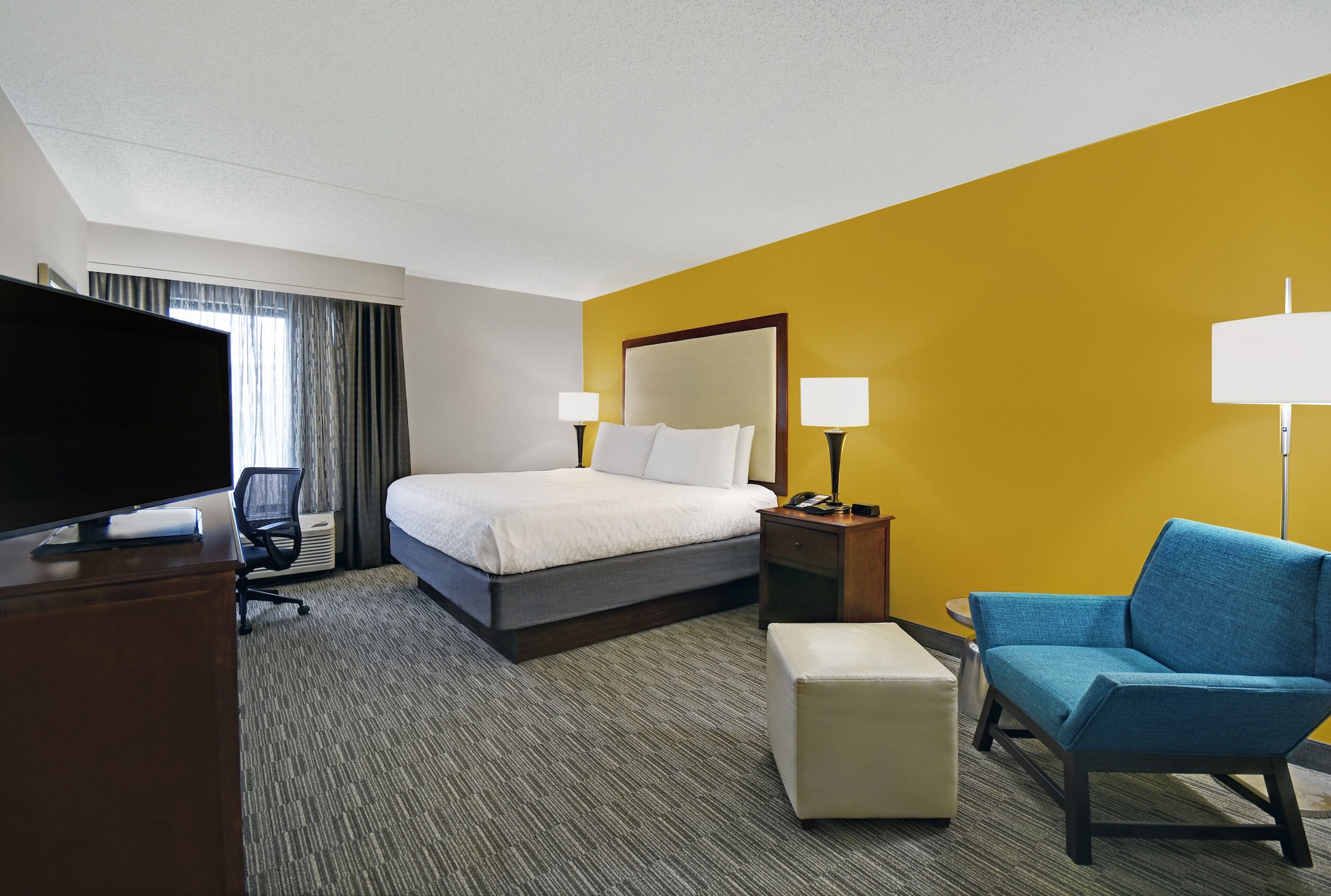 holiday inn express and suites cincinnati riverfront by ihg