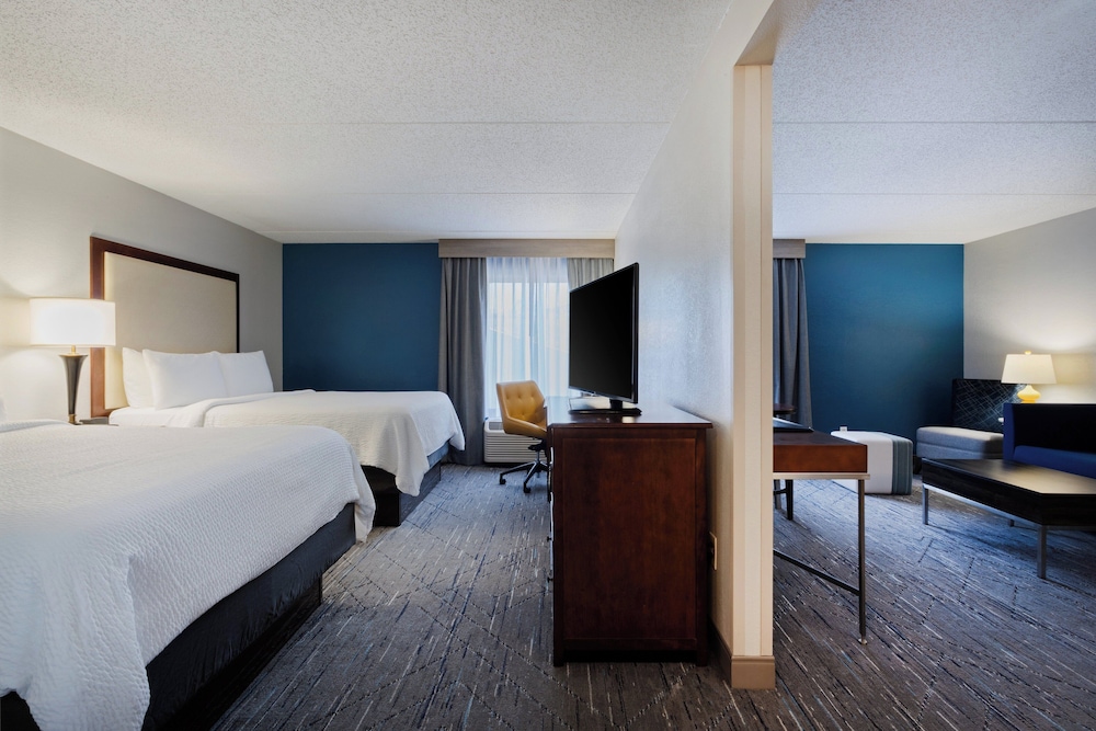 holiday inn express and suites cincinnati riverfront by ihg