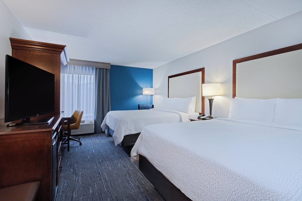 holiday inn express and suites cincinnati riverfront by ihg