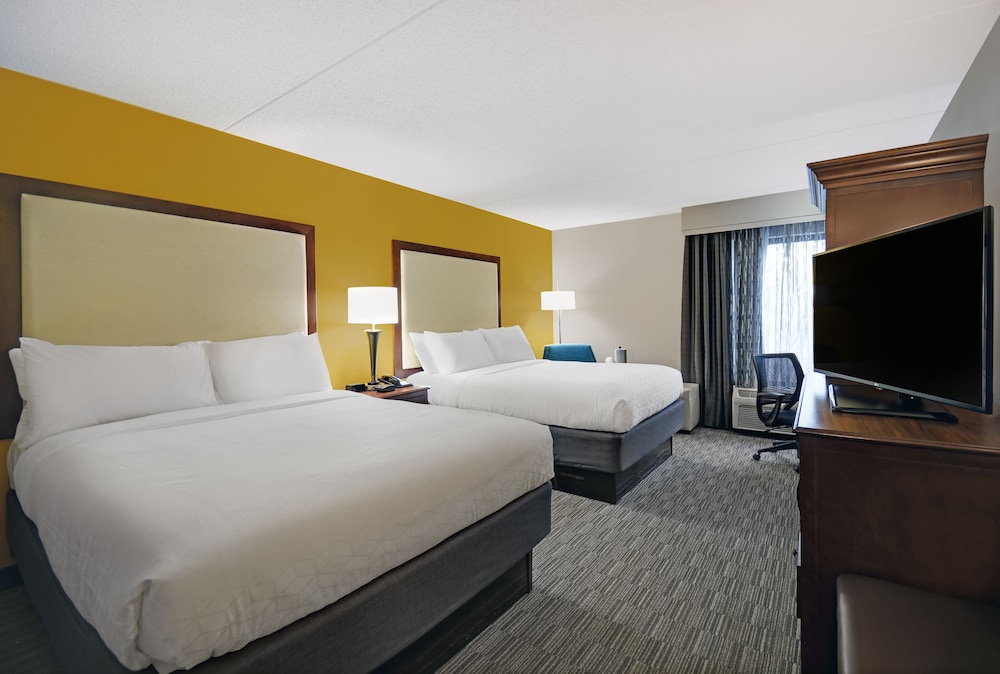 holiday inn express and suites cincinnati riverfront by ihg