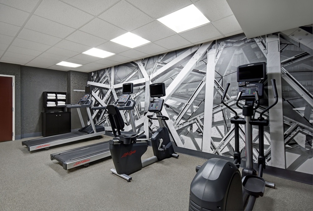holiday inn express and suites cincinnati riverfront by ihg