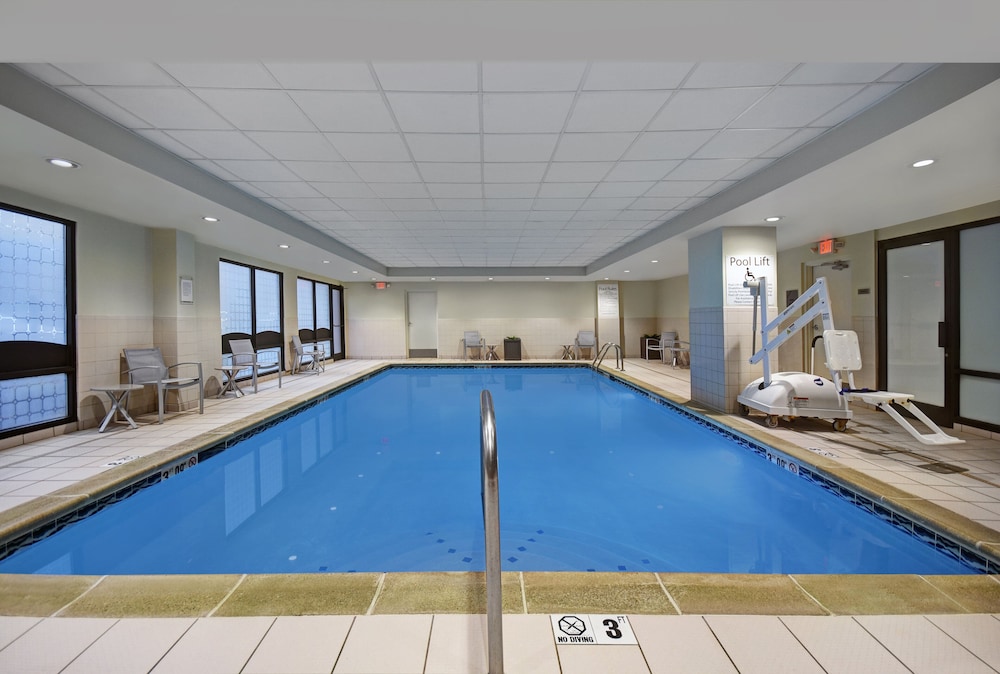 holiday inn express and suites cincinnati riverfront by ihg