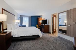 holiday inn express and suites cincinnati riverfront by ihg
