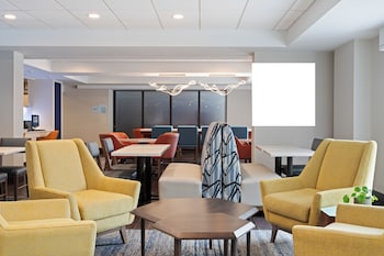 Holiday Inn Express & Suites Cincinnati Riverfront By Ihg,Cincinnati>>Bellevue,3 star